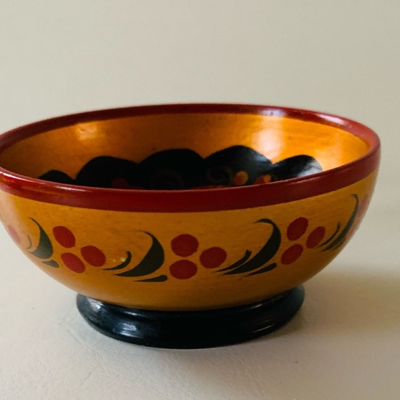 Wooden hand painted Bowl - Picture 1 of 7